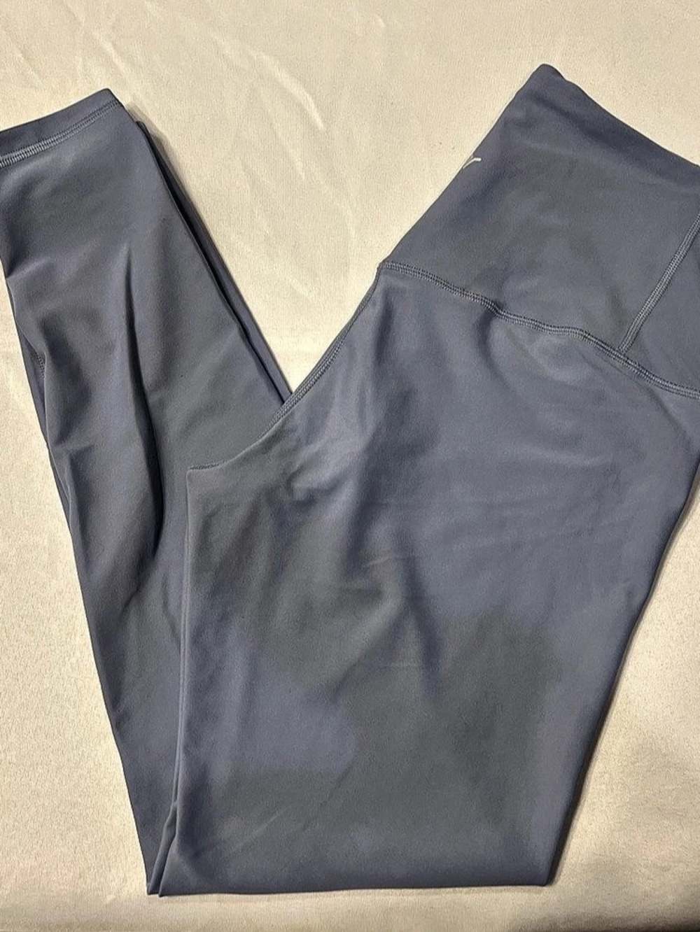 Old Navy Extra High-Rise Leggings in light blue Size Large NWT
